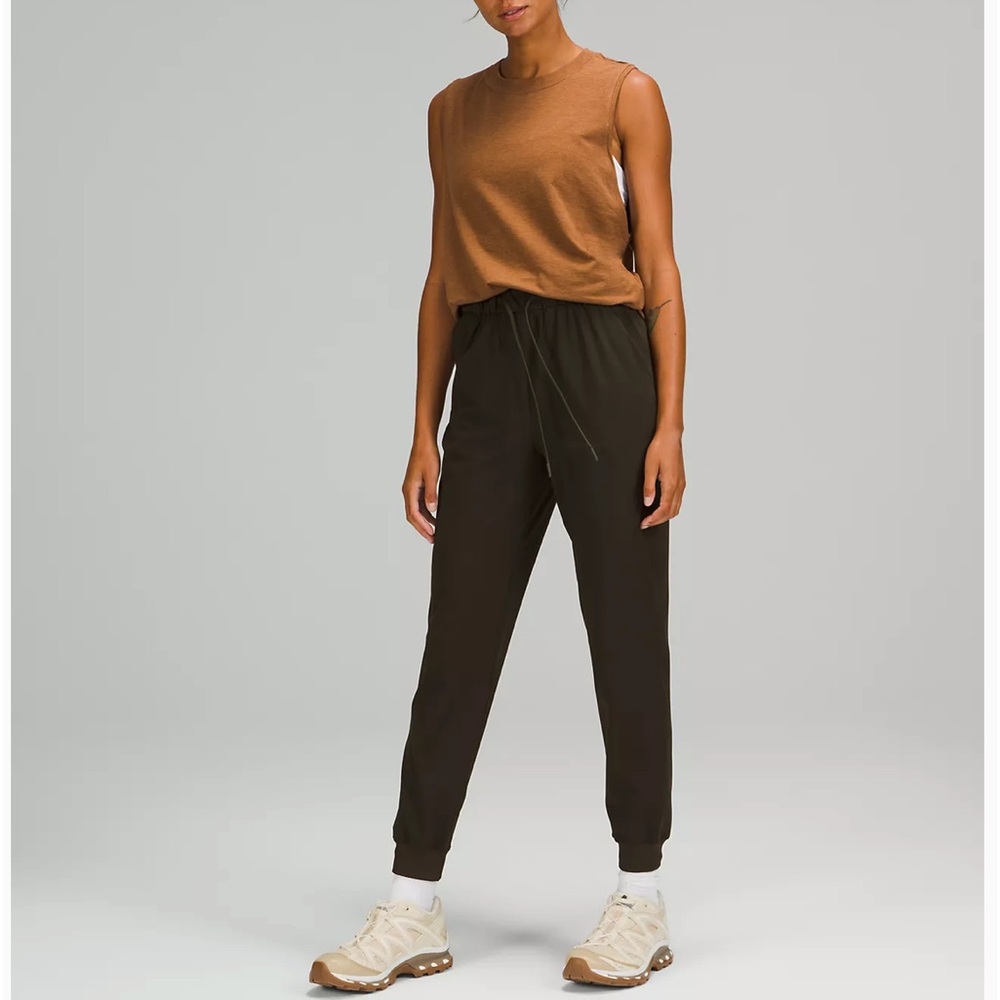 Lululemon Stretch High Ride Jogger Short